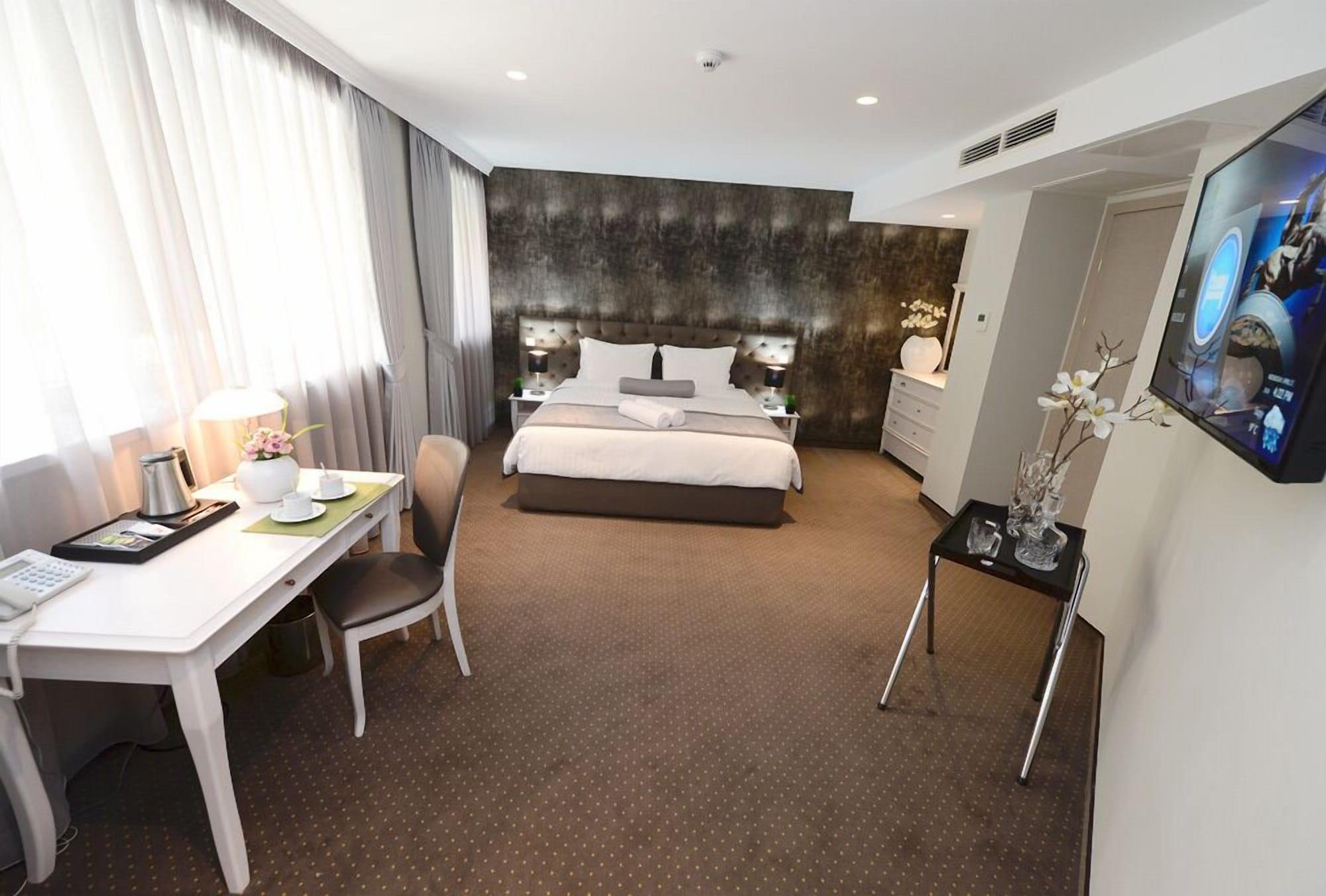 Alexandar Square Boutique Hotel Σκόπια Εξωτερικό φωτογραφία