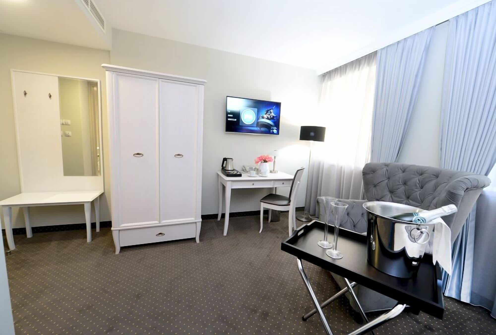 Alexandar Square Boutique Hotel Σκόπια Εξωτερικό φωτογραφία