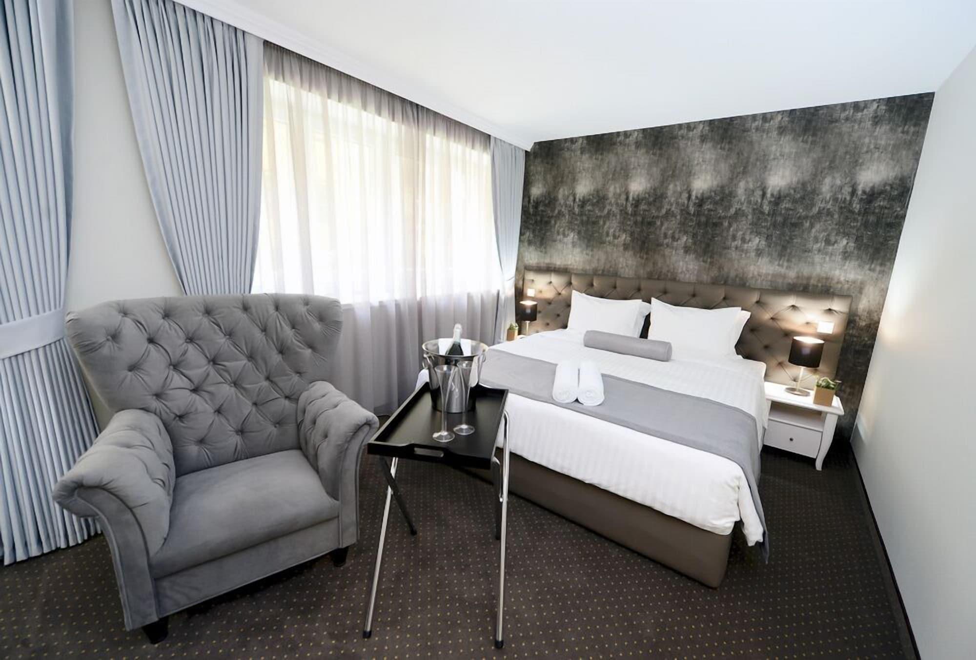 Alexandar Square Boutique Hotel Σκόπια Εξωτερικό φωτογραφία