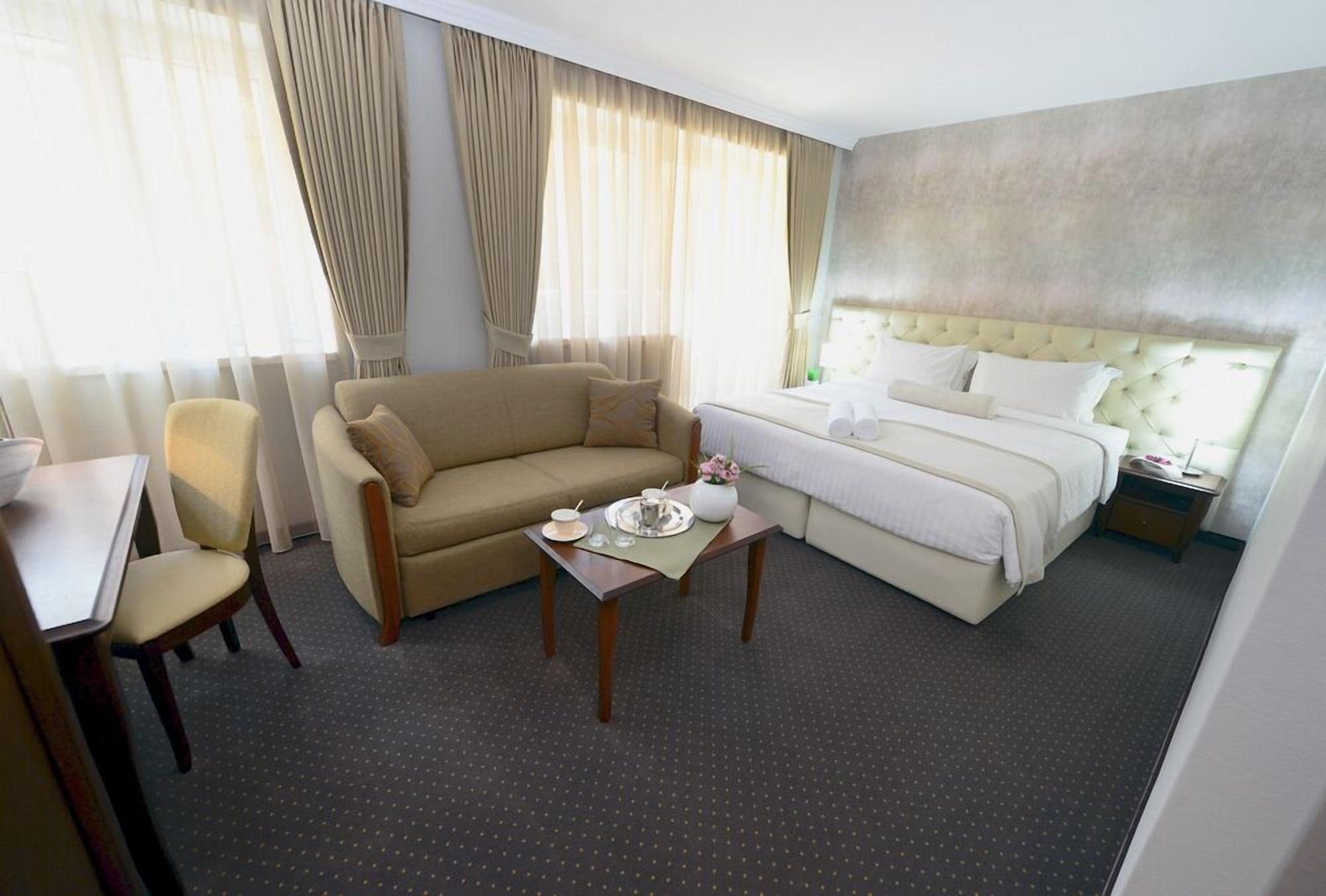 Alexandar Square Boutique Hotel Σκόπια Εξωτερικό φωτογραφία