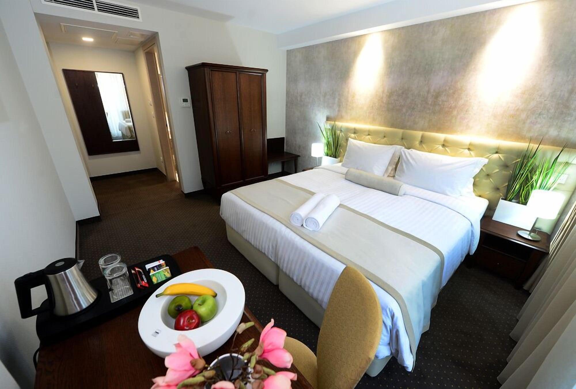 Alexandar Square Boutique Hotel Σκόπια Εξωτερικό φωτογραφία