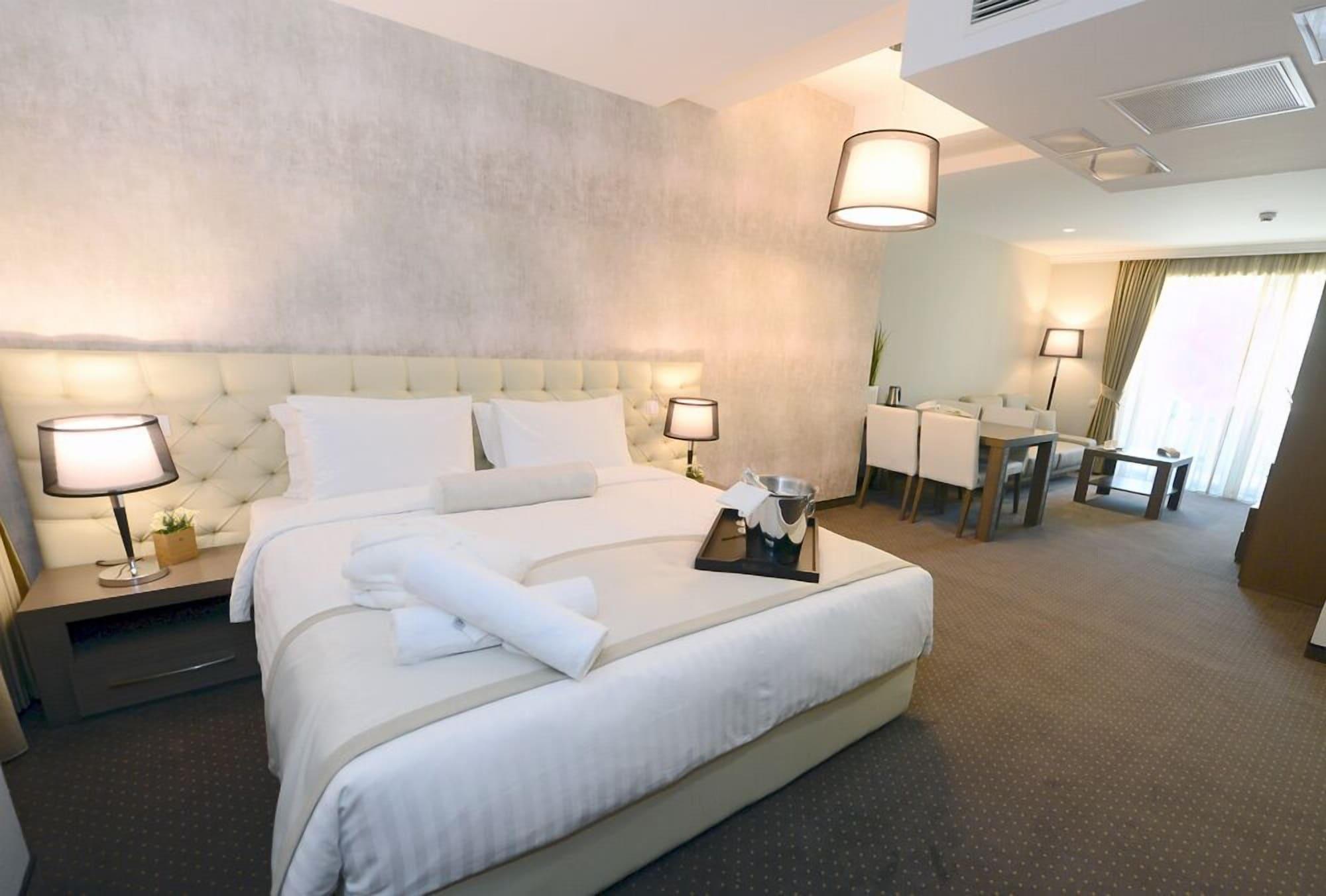 Alexandar Square Boutique Hotel Σκόπια Εξωτερικό φωτογραφία