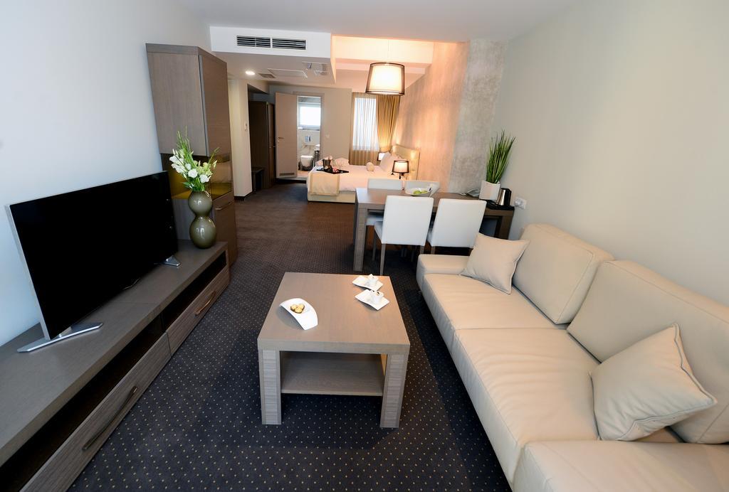 Alexandar Square Boutique Hotel Σκόπια Εξωτερικό φωτογραφία