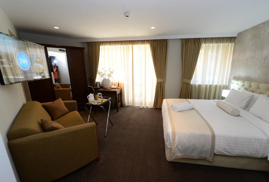 Alexandar Square Boutique Hotel Σκόπια Εξωτερικό φωτογραφία