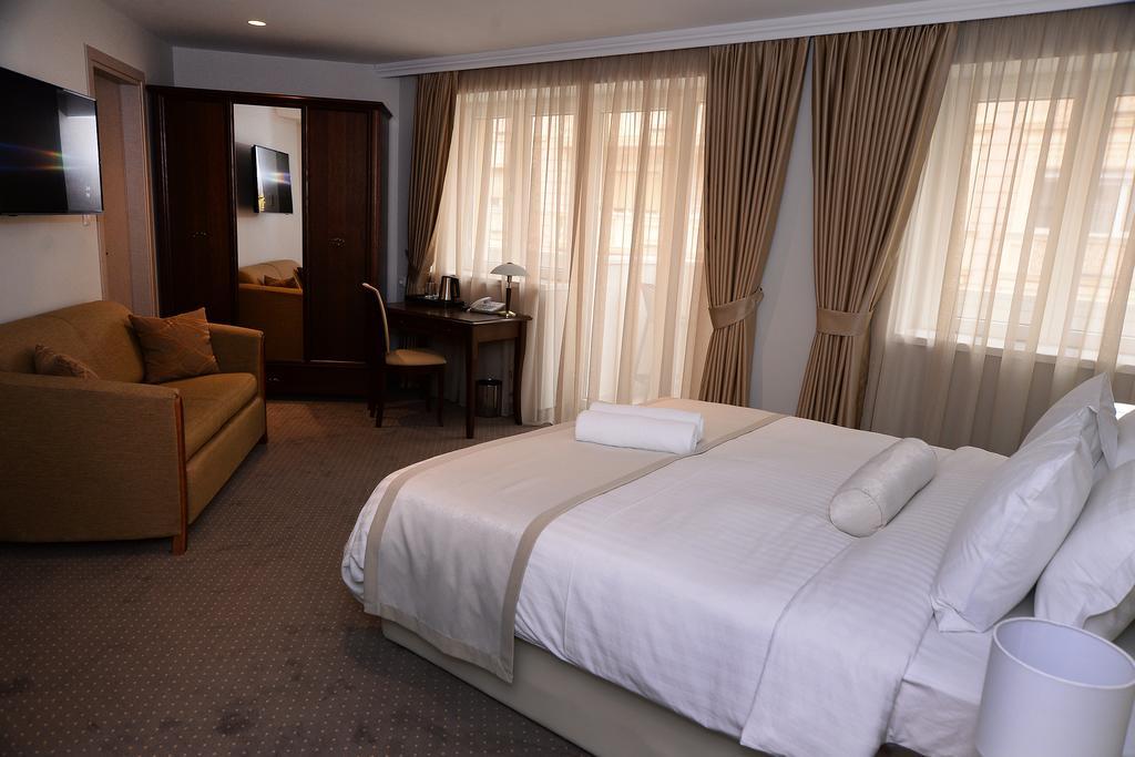 Alexandar Square Boutique Hotel Σκόπια Εξωτερικό φωτογραφία