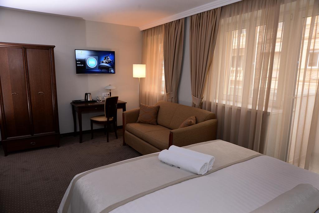 Alexandar Square Boutique Hotel Σκόπια Εξωτερικό φωτογραφία