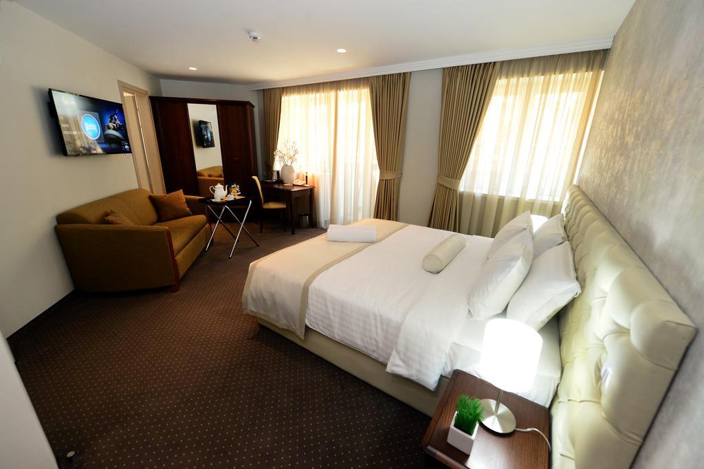 Alexandar Square Boutique Hotel Σκόπια Εξωτερικό φωτογραφία