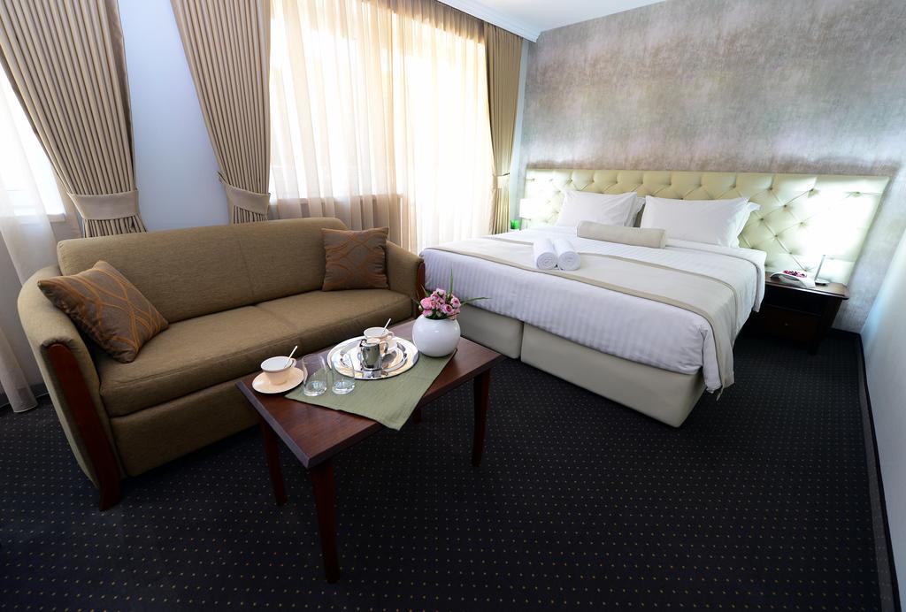 Alexandar Square Boutique Hotel Σκόπια Εξωτερικό φωτογραφία