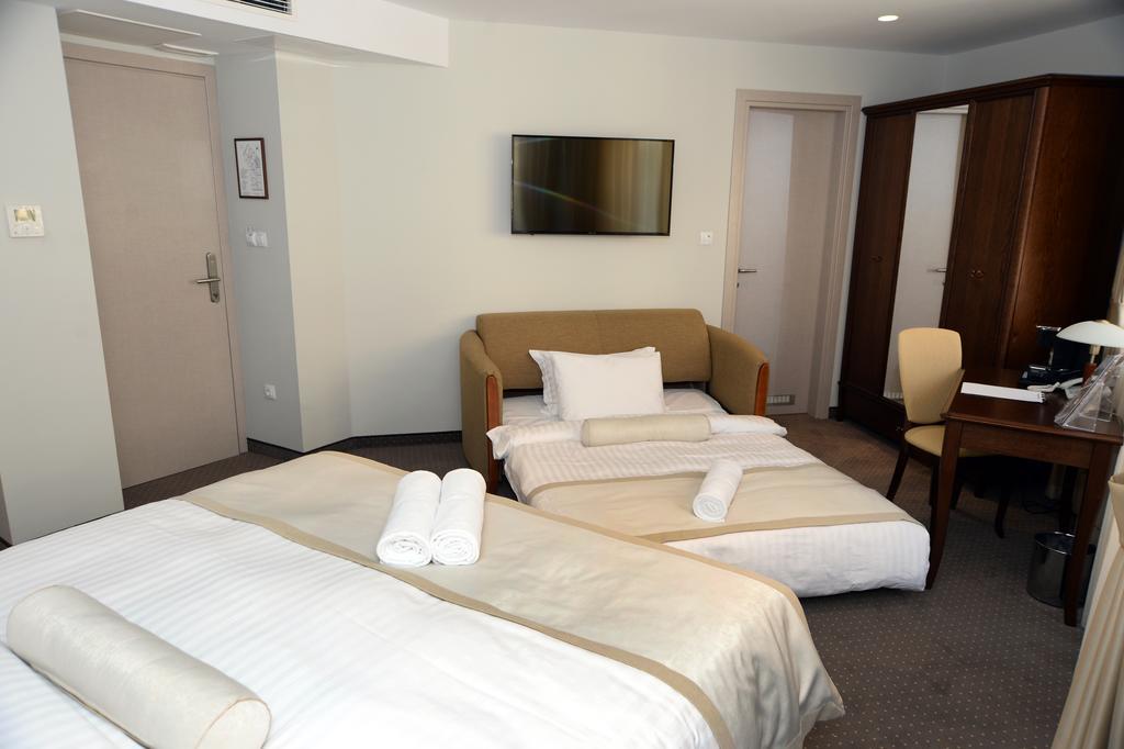 Alexandar Square Boutique Hotel Σκόπια Εξωτερικό φωτογραφία